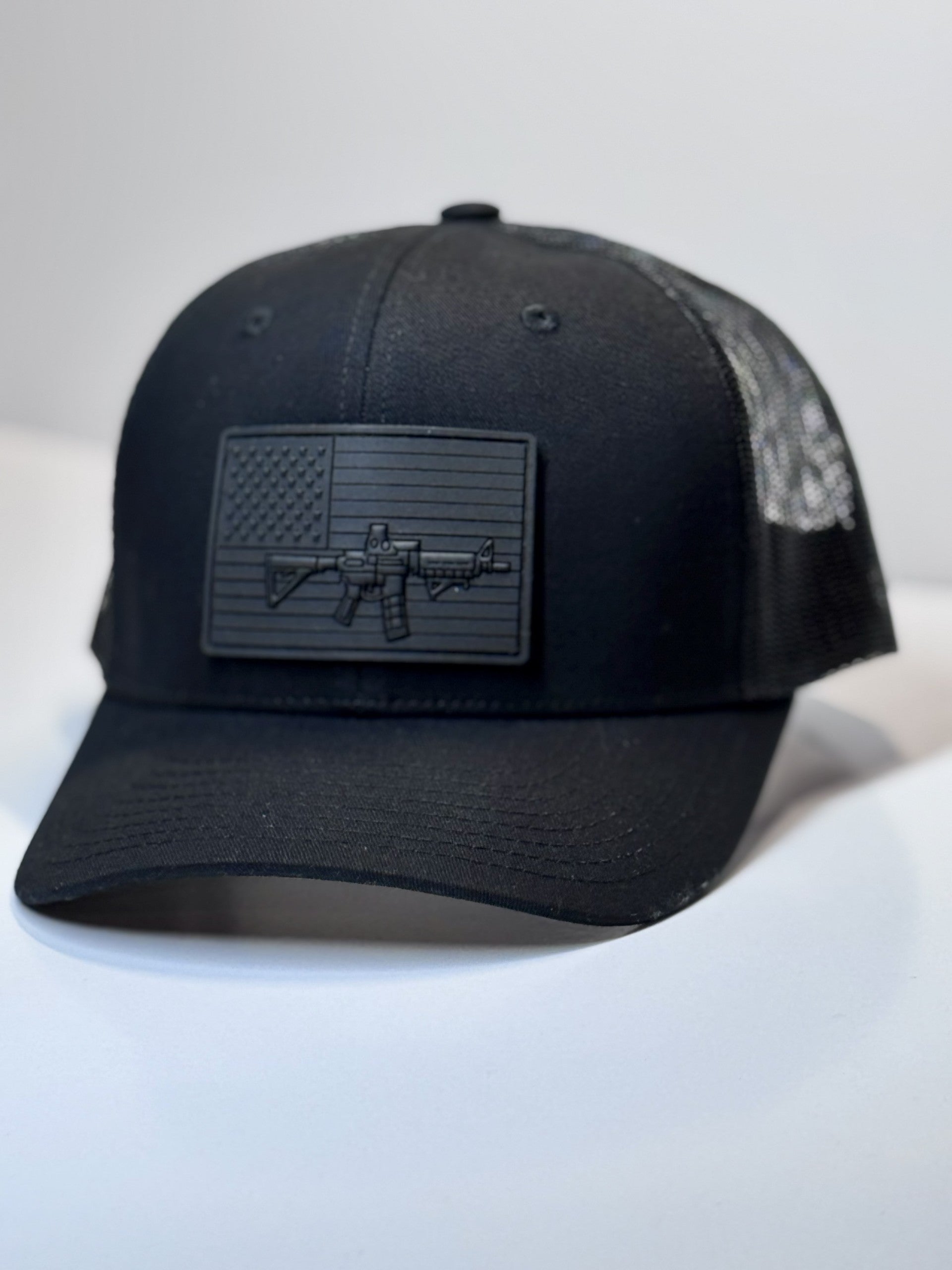 HAT BLACK ON BLACK MESH BLACK FLAG M4