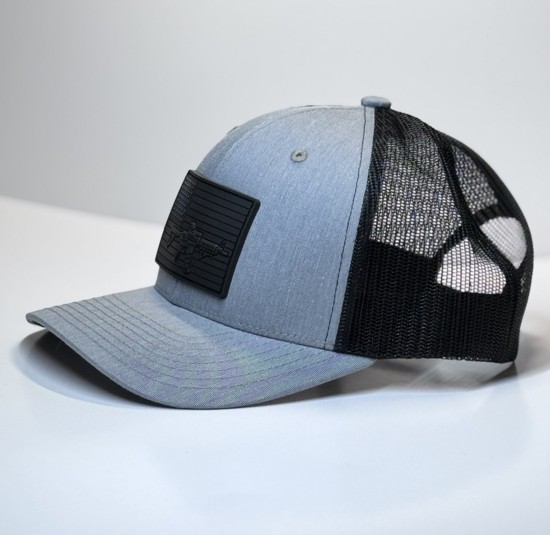 HAT, GREY ON BLACK MESH BLACK FLAG M4